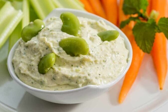 Dip de habas y queso crema