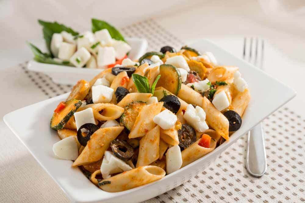 Macarrón con queso feta