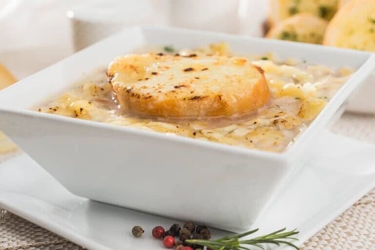 Sopa de cebolla francesa
